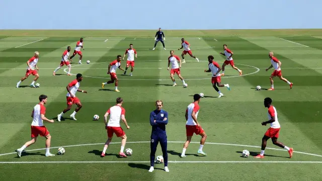 Rice, Guehi and James Return to Training as England Prepare for Norway Test